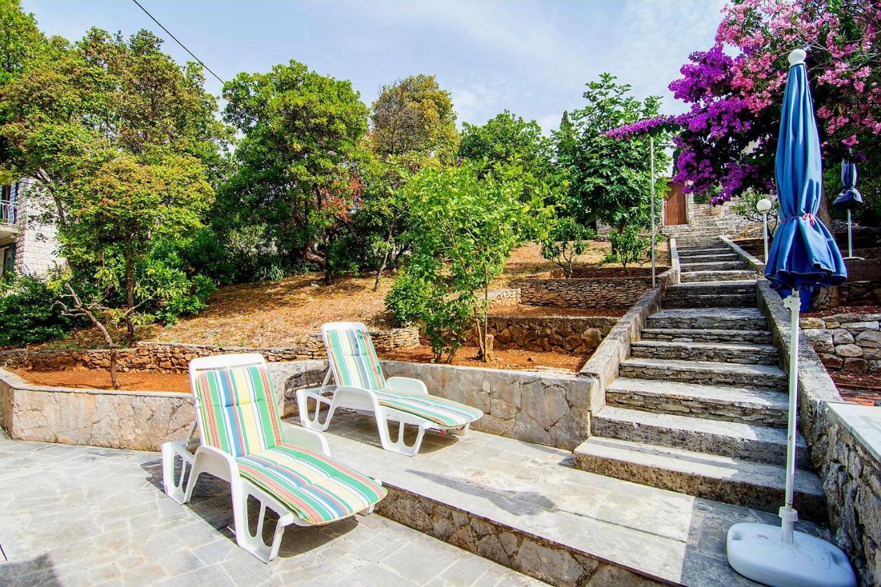 Beach House Splitska Exterior foto